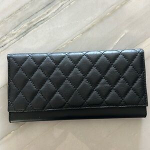 Able Debre wallet in Black with quilt details